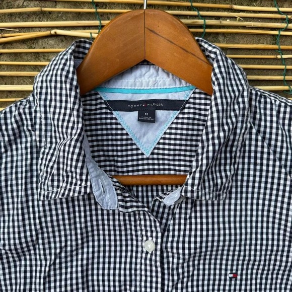 Tommy Hilfiger long sleeve button up shirt in size medium - Picture 1 of 7